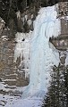  Cascade dans le vallon de Gialorgues. Hiver en Haute Tinée. Parc National du Mercantour. Alpes Maritimes. 