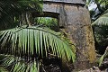 Du large, les îles du Salut apparaissent comme des « paniers de verdure » où l’existence doit y être agréable et tranquille. La réalité est toute autre. Ile Saint Joseph. Iles du Salut. Guyane française. 