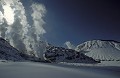  Fumerolles de gaz sulfhydrique 
 à Okkaido 
 au nord du Japon 
 l'hiver. 